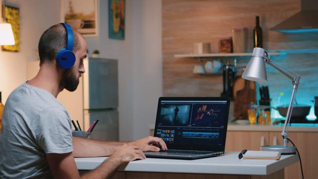 How much does a video editing freelancer make?